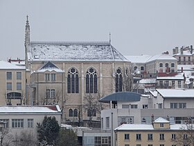 La chapelle de l'Institution des Chartreux sous la neige, depuis la colline de Fourvière.