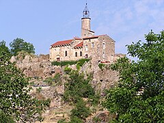 Église Saint-Jean et les fortifications du château