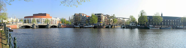 Panorama sur l'Amstel, à Amsterdam.