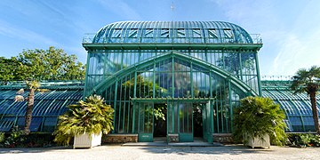 Entrée du palmarium, dans le jardin des serres d'Auteuil.