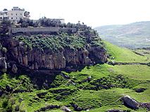 L-għoljiet madwar As-Salt fir-rebbiegħa.