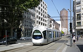 Lyon : Rame du tramway T1.