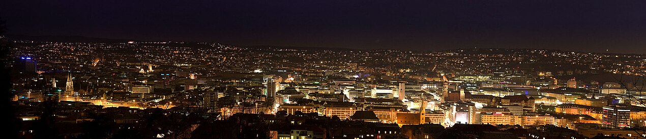 Stuttgart v noci, ze severozápadu