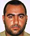Abou Bakr al-Baghdadi en 2004, photographié par les Américains lors de sa détention au camp Bucca. Tué par les forces spéciales américaines durant la nuit du samedi 26 au dimanche 27 octobre 2019.