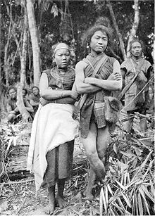Photographie de membres de la tribu Mishmi en 1922.