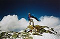 Jaan Künnap fuq Ibn Sina Peak, l-ewwel darba li l-bandiera Estonjana kienet murija 'l fuq minn 7,000 metru (23,000 pied).