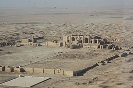 Vue aérienne de l'enceinte sacrée de Hatra en décembre 2007 (avant sa destruction par l'État islamique).