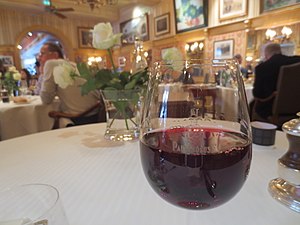 Verre de vin de Côte-rôtie (AOC), gravé Paul Bocuse.