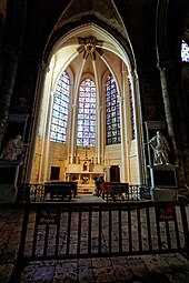 Chapelle des Apôtres, encadrée par La Madeleine et le Christ de Bridan.