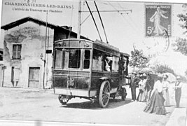 Trolleybus à perche aux Flachères.