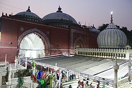 Le complexe du Dargah de Nizamuddin, un lieu majeur du soufisme en Asie du Sud voire Centrale.