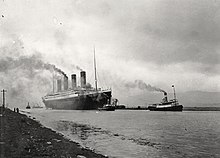 Photo du Titanic partant pour des essais en mer.