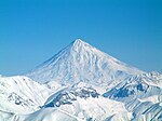 イラン最高峰、ダマーヴァンド山 (標高: 5604 m)