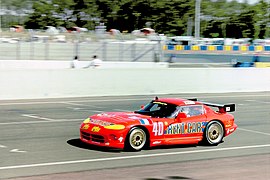 René Arnoux au volant de la Dodge Viper RT10 lors des 24 Heures du Mans 1994.