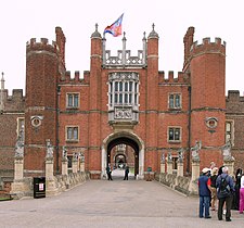 Hampton Court palota fő bejárata, London