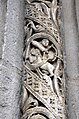 Colonnette sculptée d'un élément du zodiaque, ébrasement de gauche : signe du Sagittaire