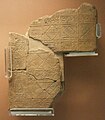 Tablette partiellement illustrée compilant des problèmes géométriques concernant des calculs de volumes, avec leur solution. Larsa, période paléo-babylonienne (v. 1900-1700 av. J.-C.). British Museum.