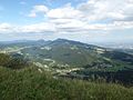 Vue sur le Suchet, les aiguilles de Baulmes et le Chasseron depuis le mont d'Or en été.
