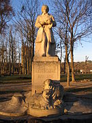 Statue de Daubenton, dans le parc Buffon.