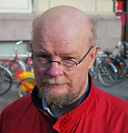 Osmo Soininvaara tunnetaan polkupyöräilyn harrastajana ja puolestapuhujana. Kuva lokakuulta 2008.