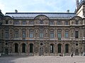 Aile ouest actuelle de la cour du Louvre construite par Lescot.
