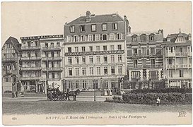 Au début du XXe siècle : villa Le Courlis, hôtel Bellevue, hôtel des étrangers et hôtel Beau Rivage (ex-rue Aguado).