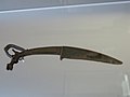 Couteau xiao à tête de bouquetin. Shanxi (?). v. 1200-1050, Musée Cernuschi, Paris.