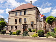 Ancienne école (1834)[47], actuellement mairie, 170 place du Pasteur-Albert-Kiefer.