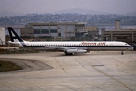Un Douglas DC-8-63CF d':Arrow Air (en) similaire à celui impliqué dans l'accident