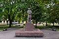 Statue de Chevtchenko, près de l'institut technique du génie.