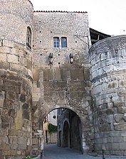 La porte Saint-Marcel, dernière des trois portes de l'ancienne cité de Die.