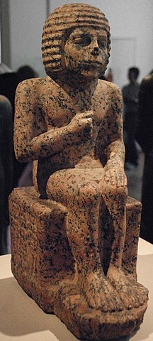 Le gouverneur du district de Metjen, -2600 , Saqqarah, granit rose, Neues Museum (Berlin)