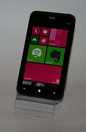 Windows Phone 7 sur un HTC Titan.