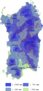 Carte de la Sardaigne avec la distribution annuelle des précipitations