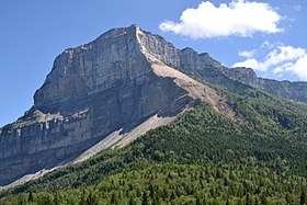 Le Granier, photographié au niveau des Ravines en 2016, montrant le résultat de l'écroulement de janvier 2016.