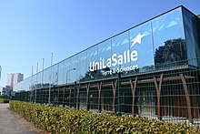 Façade principale d'UniLaSalle, campus de Rouen (Mont-Saint-Aignan)