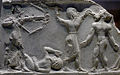 Scène de combat, détail d'une stèle fragmentaire de l'époque de l'empire d'Akkad, règne de Rimush (2279-2270 av. J.-C.) ou de Naram-Sin (2254-2218 av. J.-C.), musée du Louvre.