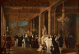 Tableau de Prosper Lafaye représentant Louis-Philippe accompagné de sa famille et de son gendre Léopold Ier, roi des Belges, visitant la grande salle des Croisades en juillet 1844[J 1].