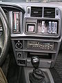 1990 Ford Sierra CLX Unidade de fita cassete de rádio em um painel com armazenamento de cassete