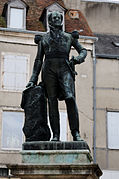 La statue du général Bertrand, dans la cour du musée en 2010.