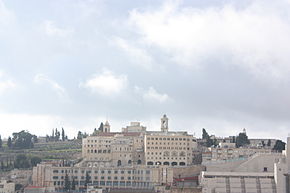 Panoramă Betleemului, în fundal turlele Bisericii Naşterii Domnului