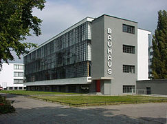 ساختمان مدرسه باوهاوس در دسائو آلمان