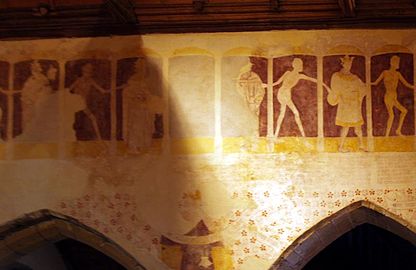 Détail de la fresque à la chapelle de Kermaria an Iskuit (Côtes-d'Armor), sur le mur sud. On devine sous chaque personnage le texte des sentences.