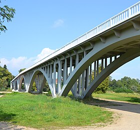 Le pont en septembre 2014 après rénovation.