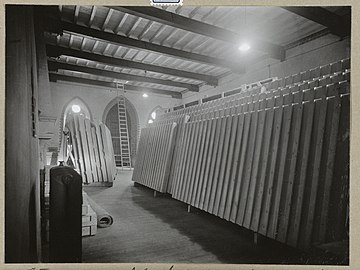 Stockage de peintures grand format dans la salle des chevaliers du château Radboud, 1939 à 1940.