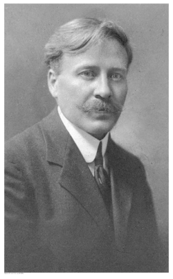 Портретна фотография на Янаки Моллов като министър на земеделието и държавните имоти, 1923 – 1926 г.