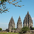 Prambanan à Java; construit pendant la dynastie Sanjaya de Mataram, est l'un des plus grands temples hindous d'Asie de sud est