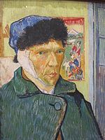 Peinture du visage d'un homme portant une toque noire et un bandeau blanc autour du visage