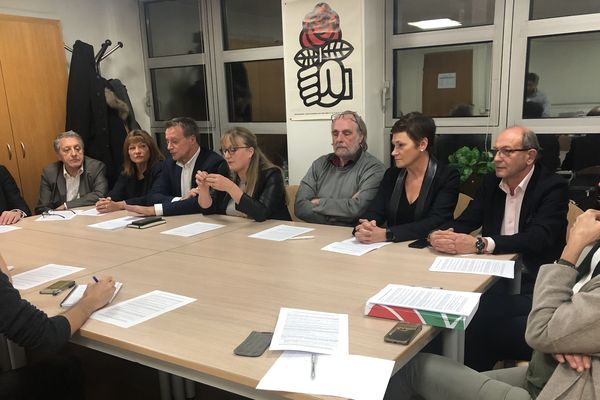 Lundi 2 décembre, 14 membres du groupe “Socialistes et Apparentés” au Conseil départemental du Puy-de-Dôme ont annoncé quitter la majorité à l’assemblée, lors d'une conférence de presse.