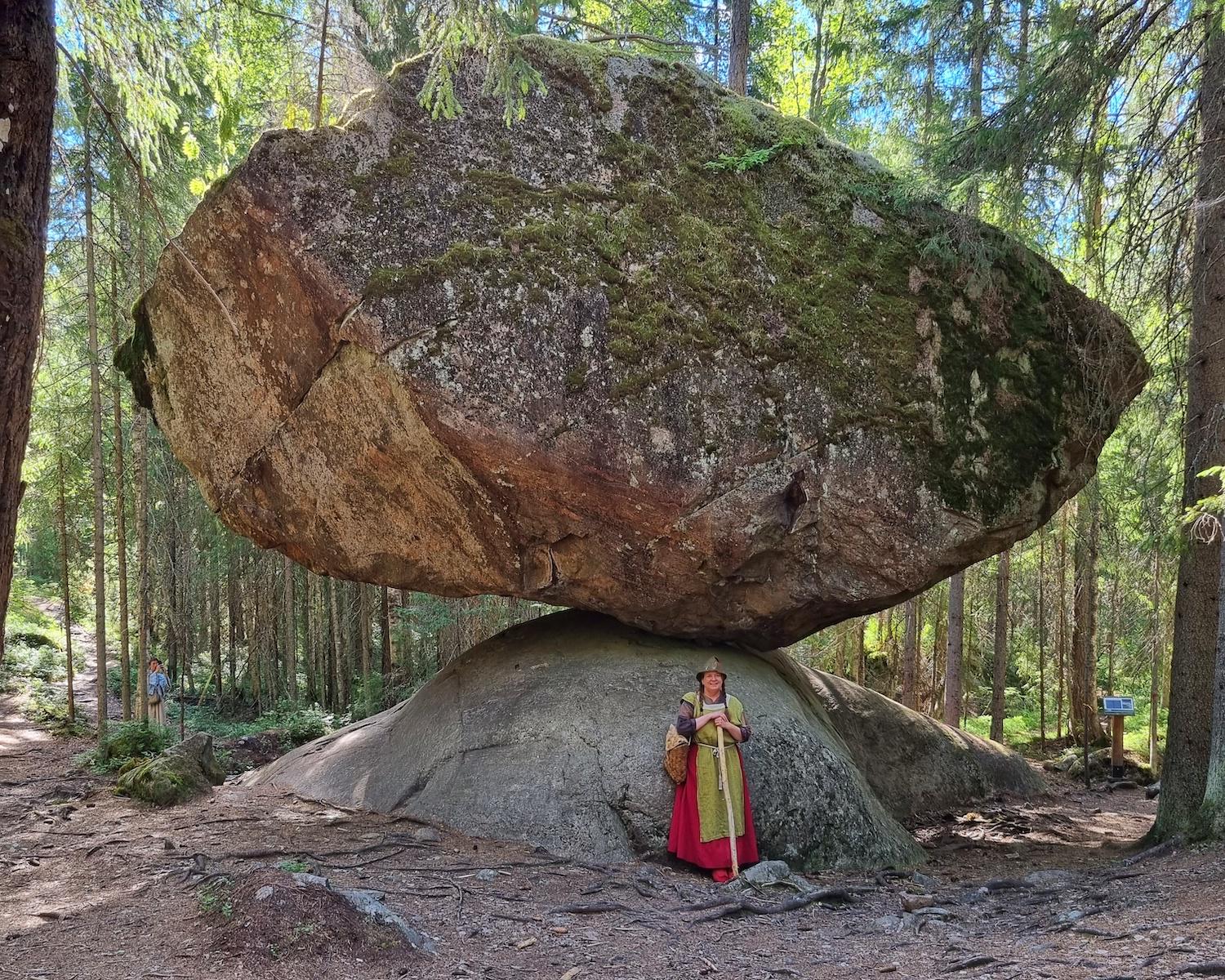 r/pics - Kummakivi is a 500,000 kg rock in Finland that has been balancing on another rock for 11.000 years